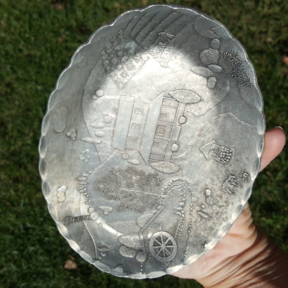 AMERICAN FORGING, LLC ♡ Hand Hammered Aluminum Country Farm Scene Oval Tray - Picture 5 of 16